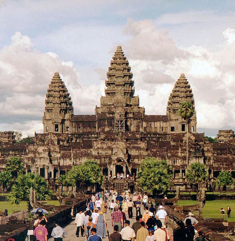 Angkor Wat, Candi Terbesar di Dunia yang Dibangun Selama 30 Tahun - Semua  Halaman - Bobo