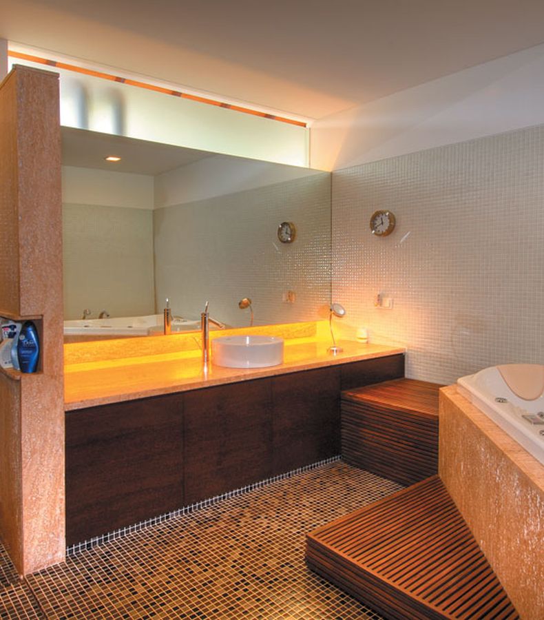 Kamar Mandi Lantai Split Level