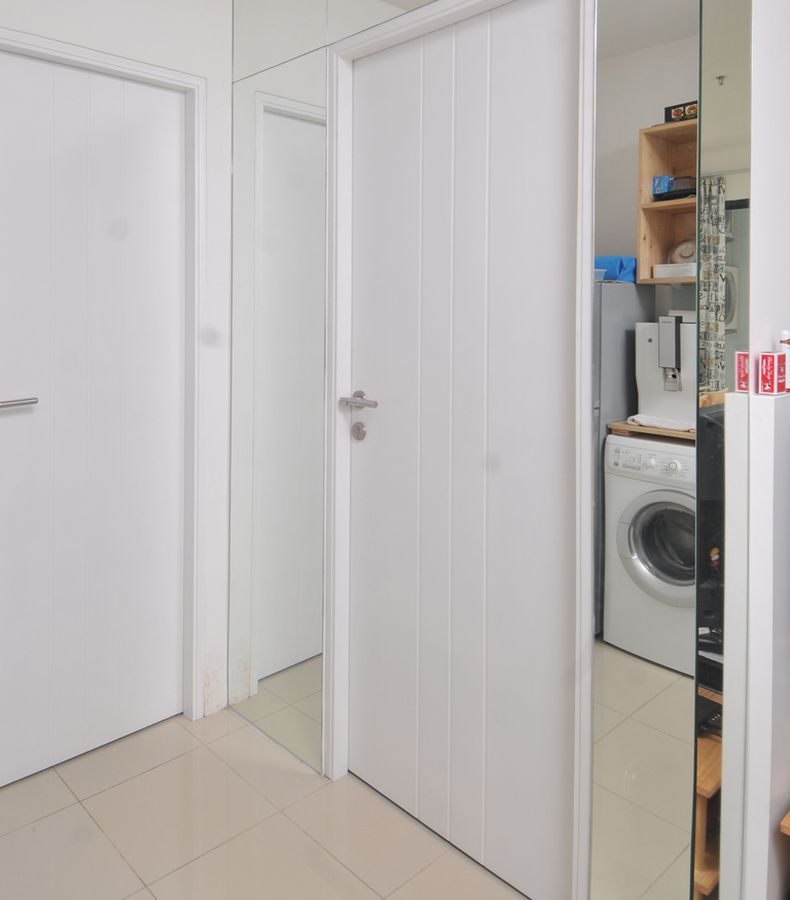 Membingkai Pintu dengan Kilapnya Cermin - Page all