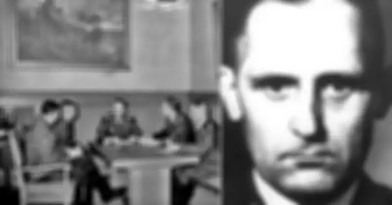 Heinrich Muller, pemimpin Gestapo.