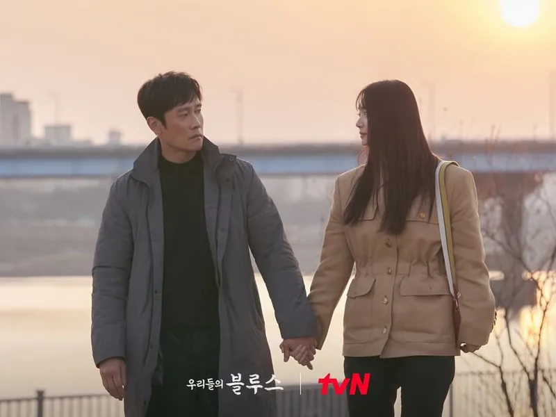 Sinopsis Drama Korea Our Blues Episode 9, Kisah Lee Dong Seok dan Min