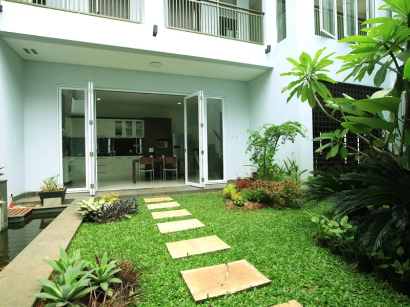 Selain Pakai Bunga, Ini Tips Mempercantik Taman di Rumah