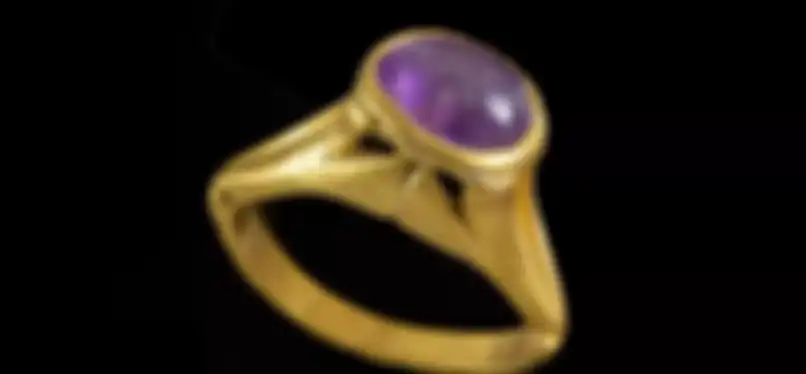 Penemuan cincin kuno