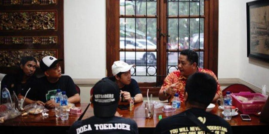 Disebut Sesepuh oleh Bonek, Begini Tanggapan Wakil Wali Kota Surabaya