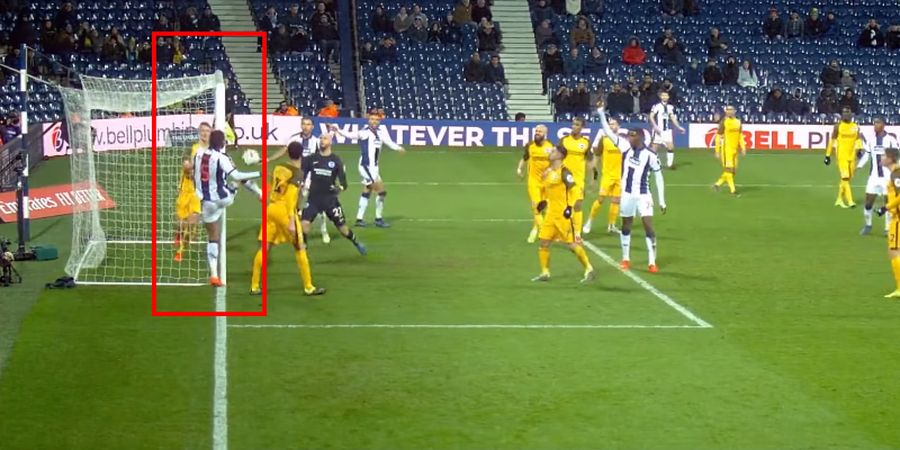 VIDEO - Pemain West Brom Cetak Gol dari Luar Lapangan di Piala FA