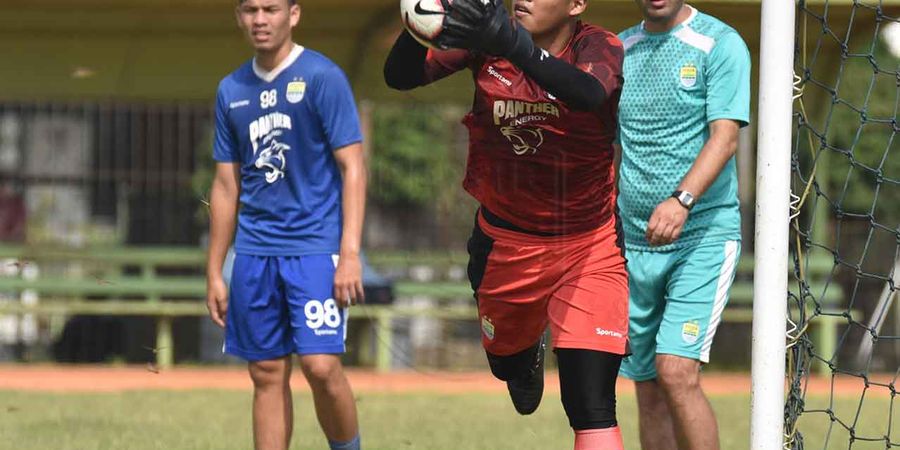 Berlatih Bareng Tim Senior, Ini Kata Kiper Diklat Persib Bandung