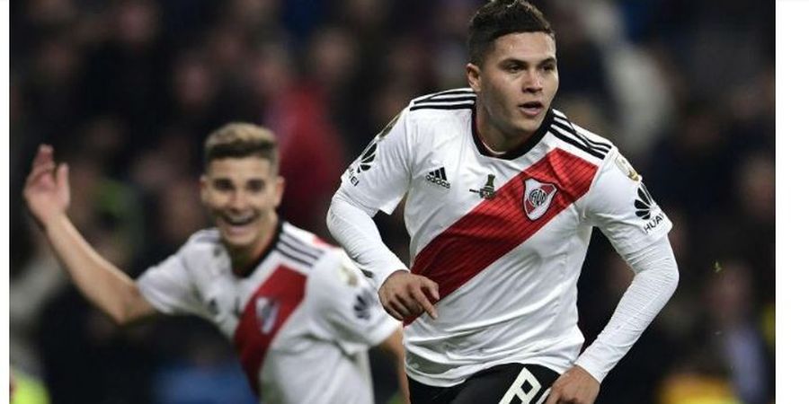 VIDEO - Gol Ajaib River Plate, Lengkungan dari Dekat Titik Sepak Pojok