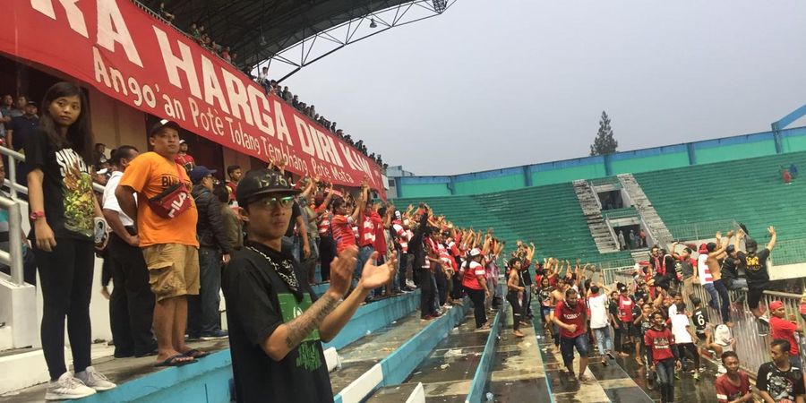 K-Conk Sumenep Kawal Perjuangan Madura United di Markas Persela