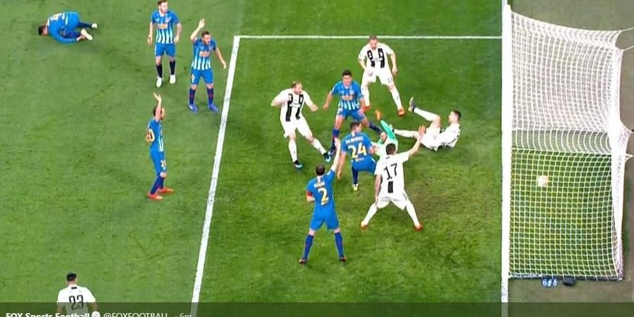 VIDEO - Gol Chiellini untuk Juventus Dianulir karena Ronaldo Tendang Kiper Atletico