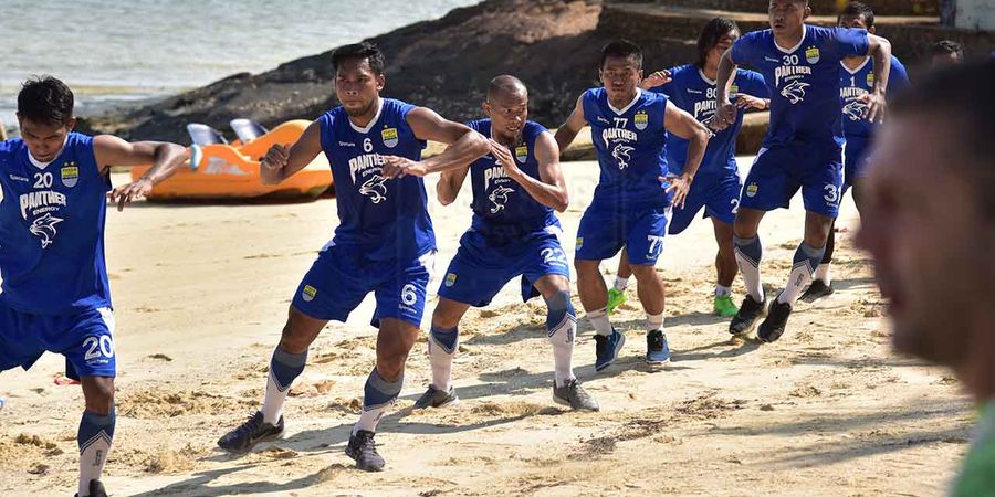 Bek Persib Ungkap Kondisi Timnya dalam Pemusatan Latihan di Batam