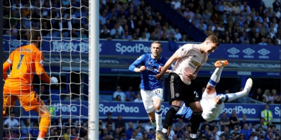 Gol Tendangan Gunting Bikin Man United Tertinggal di Kandang Everton