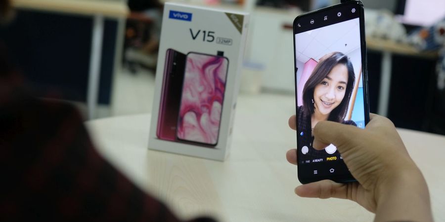 Vivo V15 - Abadikan Persaudaraan dengan Pop Up Camera 32MP