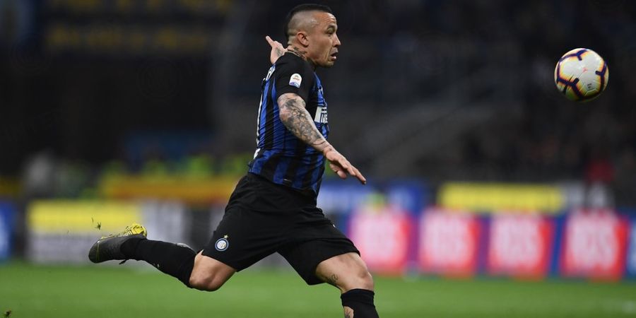 Tak Diinginkan Inter Milan, Radja Nainggolan Siap Berkemas ke Klub Lama
