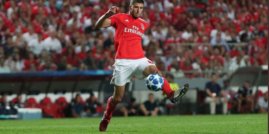 Gagal Gaet Bintang Napoli, Manchester United Inginkan Bek Muda Benfica