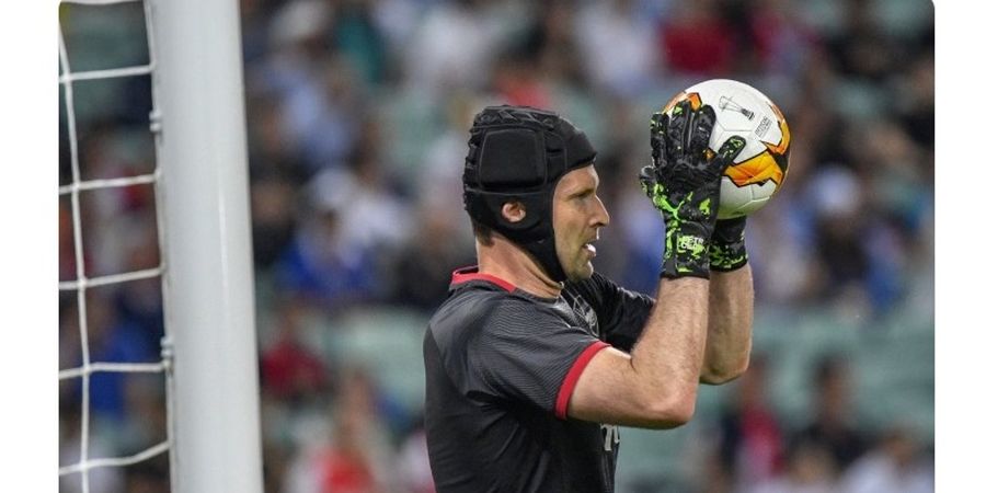 Penyelamatan Satu Tangan Petr Cech, Arsenal Tahan Chelsea Tanpa Gol