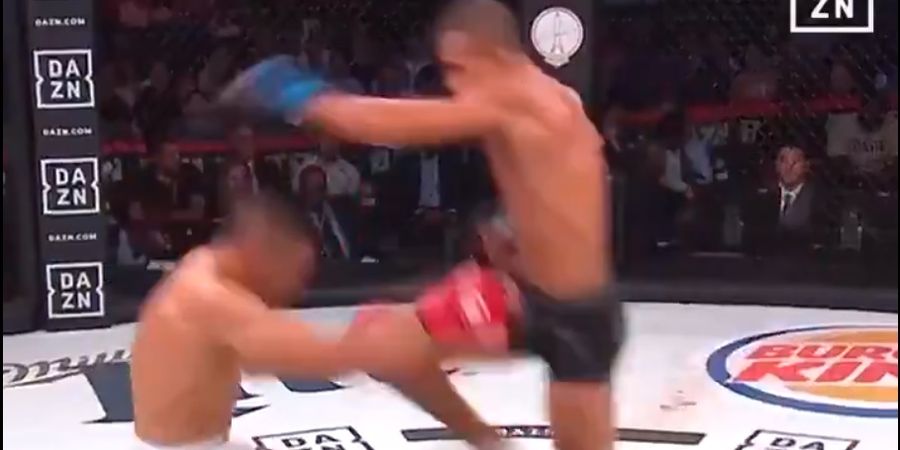 VIDEO - Terjangan Dengkul Atlet UFC ini Bikin Lawanya KO