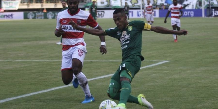 Amido Balde Buktikan Diri, Persebaya Kontra Madura United Imbang di Babak Pertama