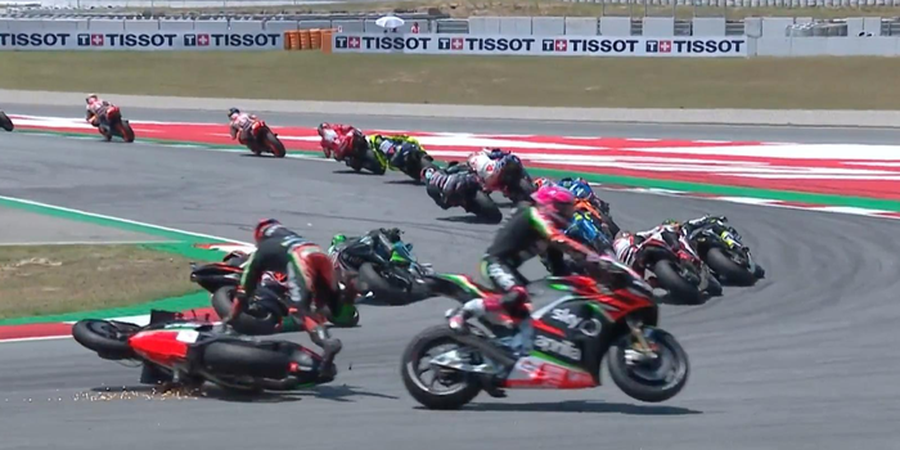 Berita MotoGP - Bradley Smith Tuding Jorge Lorenzo Beruntung Tidak Kena Penalti