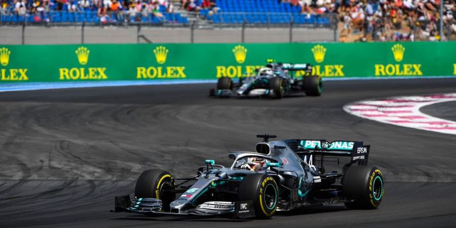 Tampil Dominan, Lewis Hamilton Sempat Khawatirkan Kondisi Ban