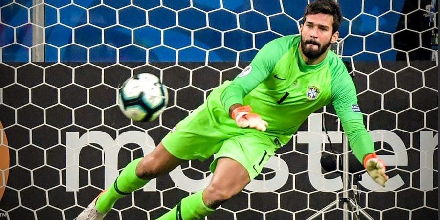 Copa America 2019 - Nasib Apes Derlis Gonzales di Hadapan Alisson Becker