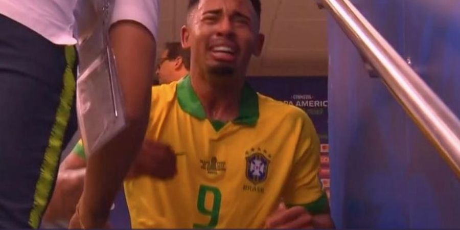 Gabriel Jesus Jelaskan Alasan Mewek dan Pukul Alat VAR Copa America