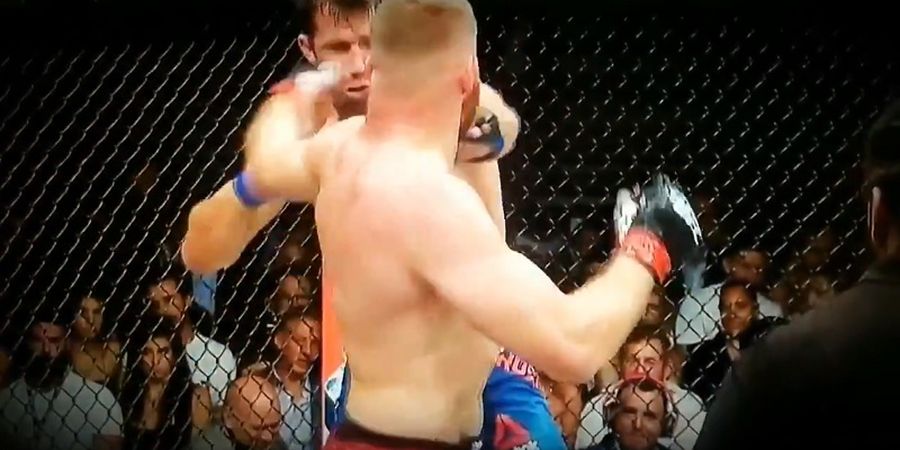 Pukulan Super Brutal Bikin Petarung UFC ini Menang!