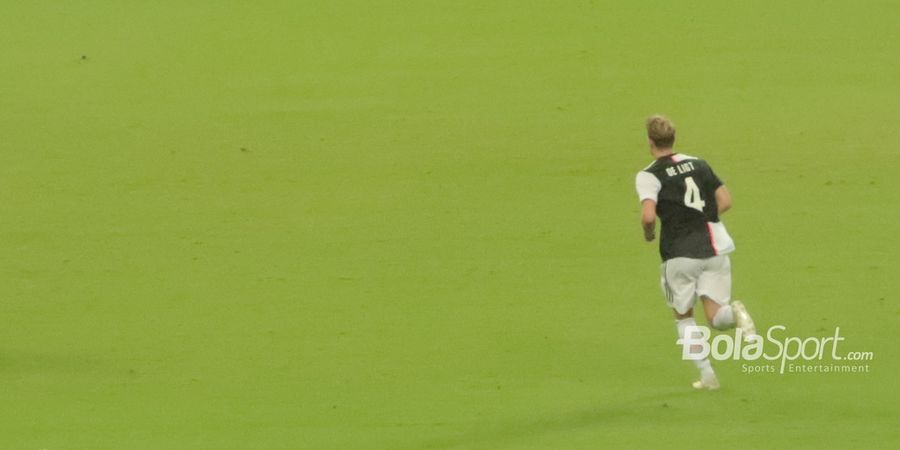 VIDEO - Debut, De Ligt Justru Keseleo Saat Kejar Pemain Baru Napoli