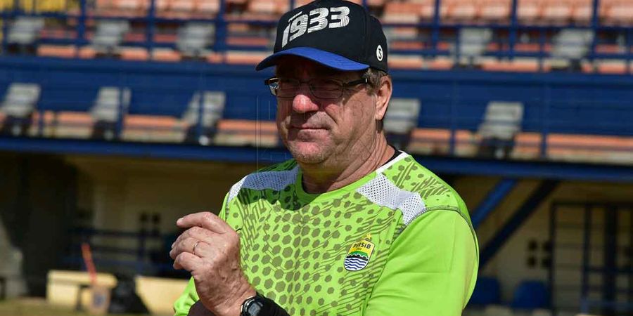 Persib Tak Diperkuat Jupe dan Mihelic, Robert Rene Alberts Sudah Siapkan Pengganti