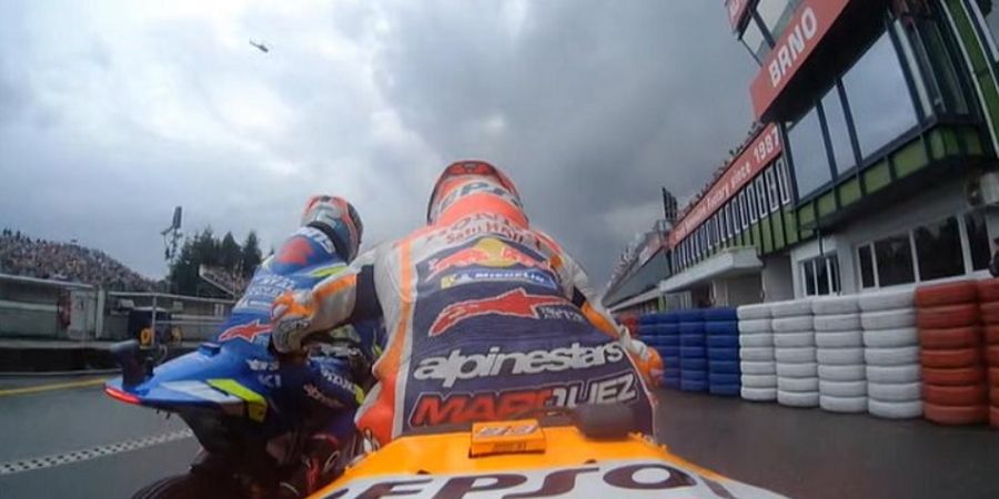 VIDEO - Alex Rins Senggol Motor Marc Marquez pada Kualifikasi MotoGP Republik Ceska 2019