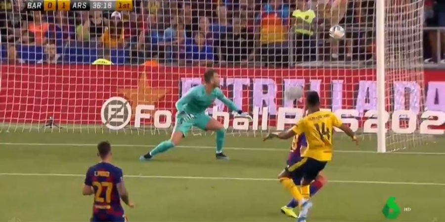 VIDEO - Gol Aubameyang Buat Kiper Termahal dalam Sejarah Barcelona Bengong