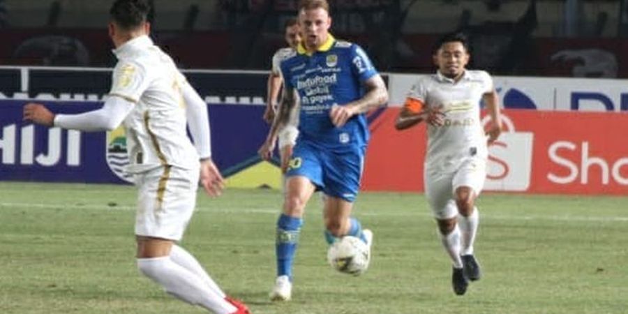 Asa Penyerang Persib Bandung soal Keberadaan Ezechiel N'Douassel