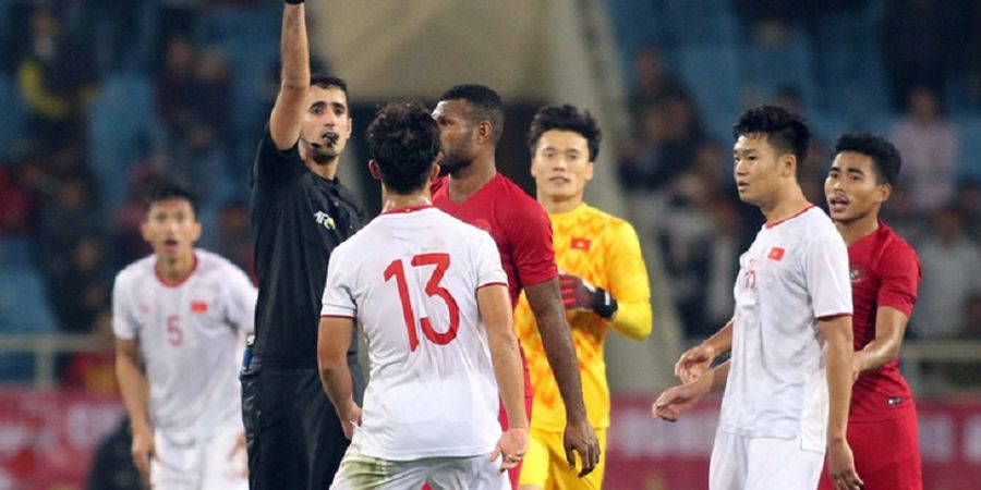 Piala AFF - Bikin Kontroversi, Wasit yang Pernah Bentak Shin Tae-yong Resmi Angkat Kaki dari Singapura