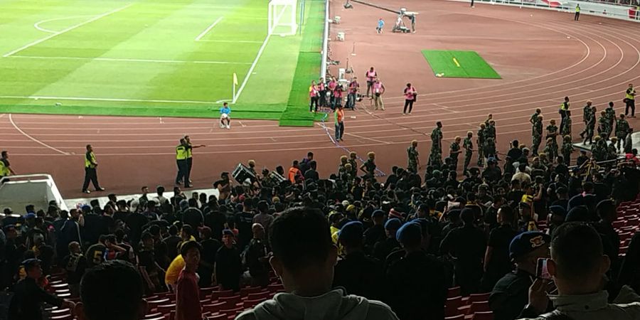 Laga Timnas Indonesia Vs Malaysia Diwarnai Kerusuhan Oknum Suporter