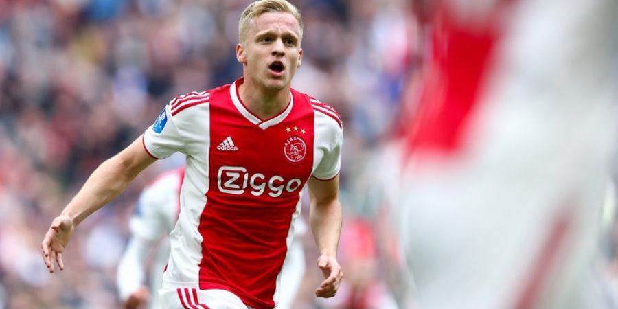 Diincar Manchester United dan Barcelona, Pelatih Ajax Angkat Bicara soal Transfer Van de Beek
