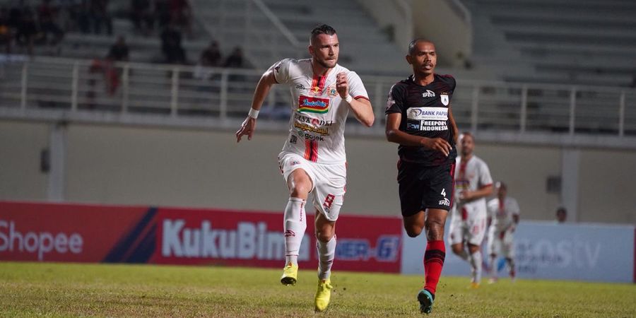 Boaz Solossa Cetak Gol Indah, Persipura Bungkam Persija di Tenggarong