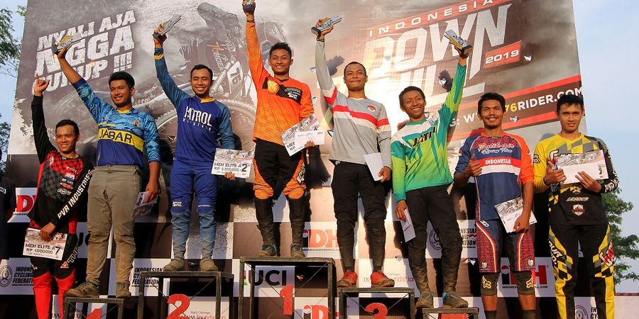 Pembalap Sepeda 76 Team Juarai Seri Ketiga Indonesian Downhil 2019