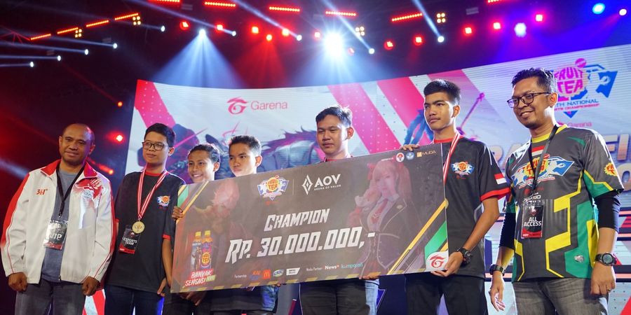 Tim Esports MAN 2 Model Medan dan SMK Muhammadiyah 1 Kepanjen Malang Raih Juara 1 Pada Turnamen Fruit Tea YNEC 2019