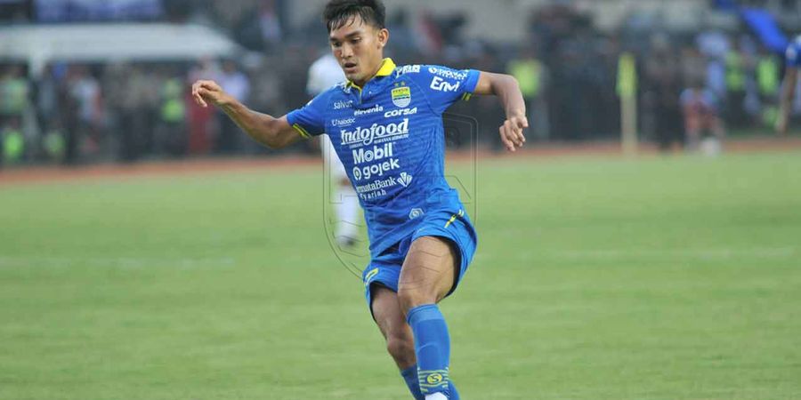Starting XI Terbaik Versi Bek Persib Bandung Zalnando        