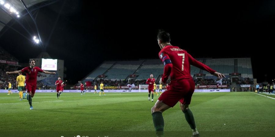 VIDEO - Cristiano Ronaldo Cetak Gol Spektakuler untuk Portugal, Pisang dan Keras