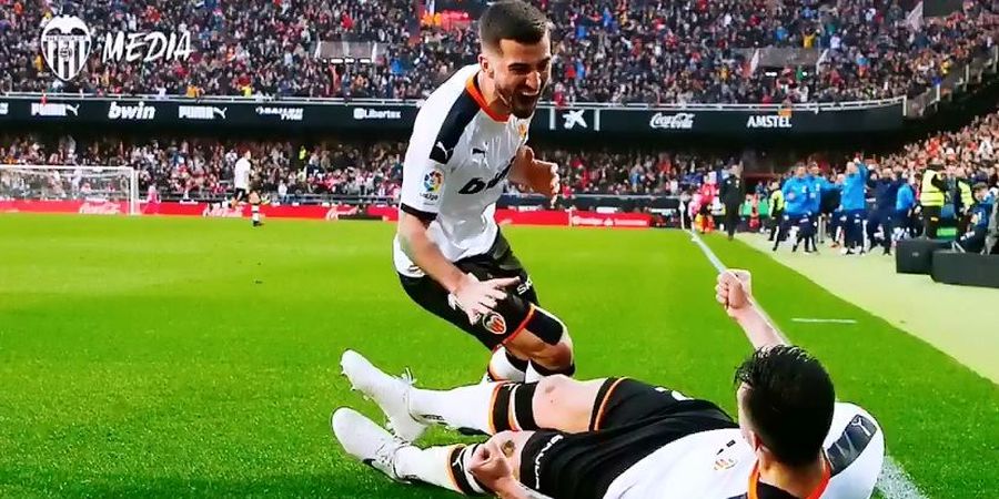 VIDEO - Dua Gol Valencia yang Sukses Lumpuhkan Barcelona di Mestalla
