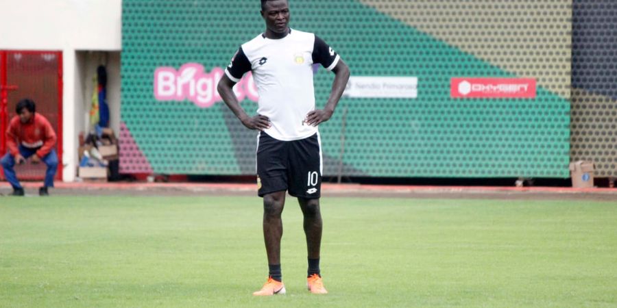 Manajer Bhayangkara Solo FC Bantah Isu Kepindahan Ezechiel Ndouassel ke Persib Bandung