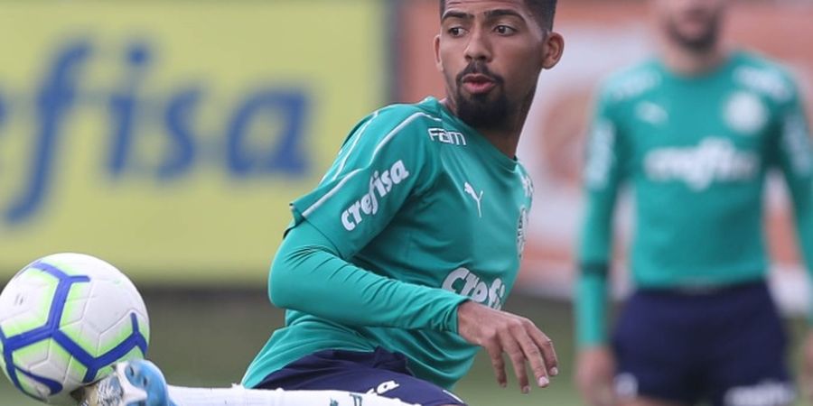 RESMI - Barcelona Datangkan Penerus Sergio Busquets dari Palmeiras