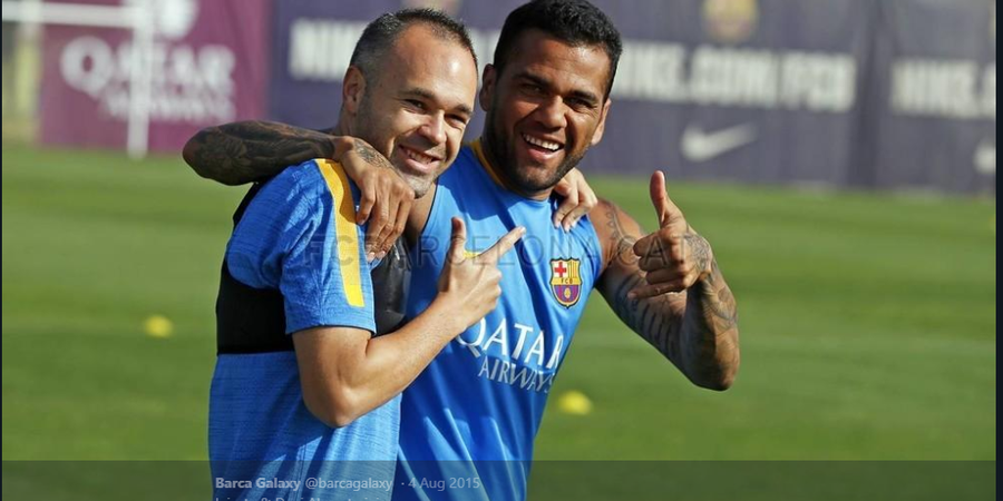 Dani Alves Beri Pesan Emosional untuk Para Pemain Barcelona di Hari Pertamanya