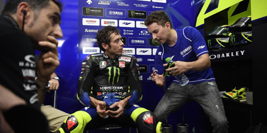 Jadi Komentator MotoGP, Lorenzo Tak Lupakan Ambisi Balapan Mobil dengan Rossi
