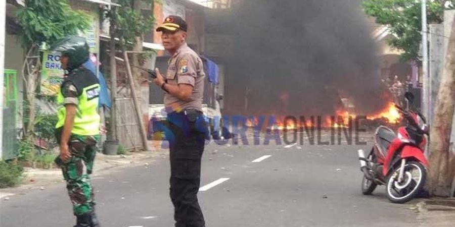 Kerusuhan Bonek dan Aremania di Blitar - Abai Imbauan Polisi, Suporter Bawa Keris hingga Pembakaran Motor