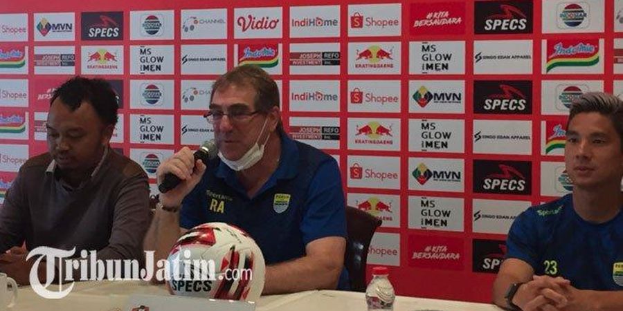 Pernah Dihabisi di Kandang Arema FC, Pelatih Persib Tak Ambil Pusing