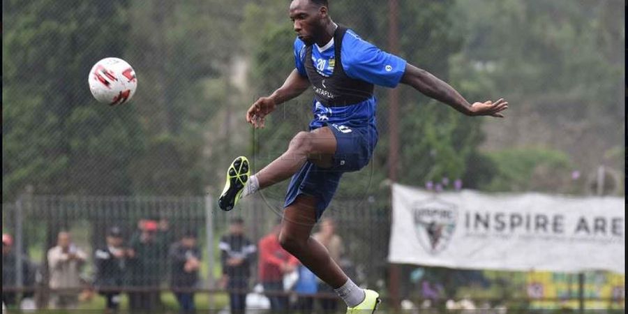 Geoffrey Castillion Gagal Pinalti, Kutukan Bintang Persib Berlanjut?