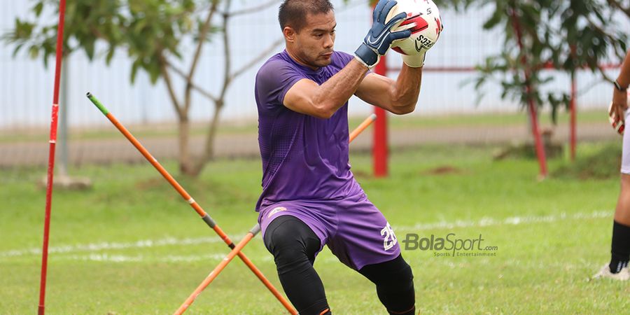 Satu Kata 'Pedas' yang Buat Kiper Persija Jakarta Jadi Semakin Kuat