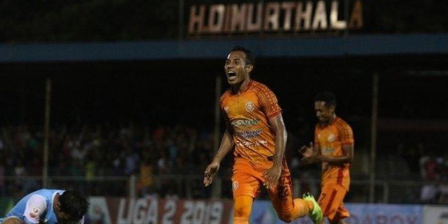 Jelang Latihan Perdana, Persiraja Semprot Disinfektan Stadion H. Dimurthala