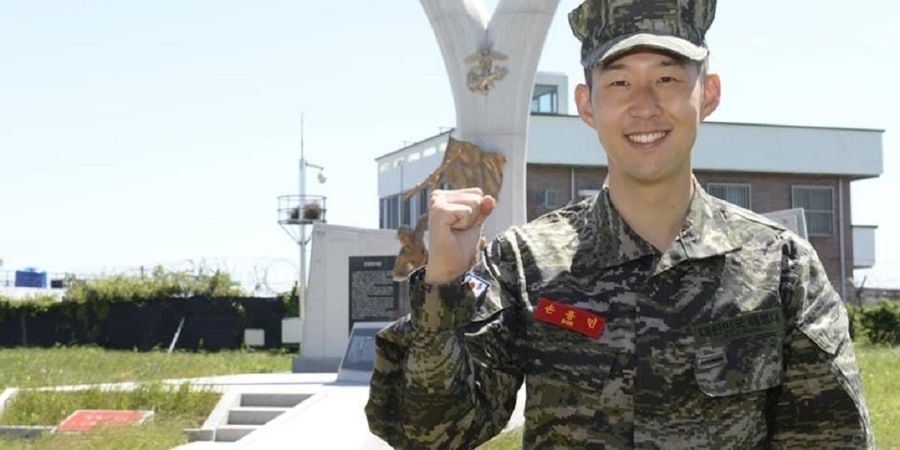 Bintang Liga Inggris Son Heung-min Bikin Kejutan dalam Latihan Militer